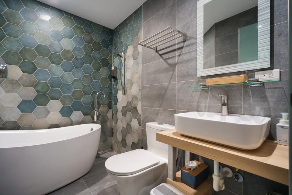 Toilet, Bath