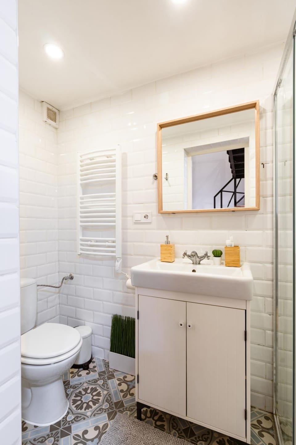 Shower, Toilet, towels