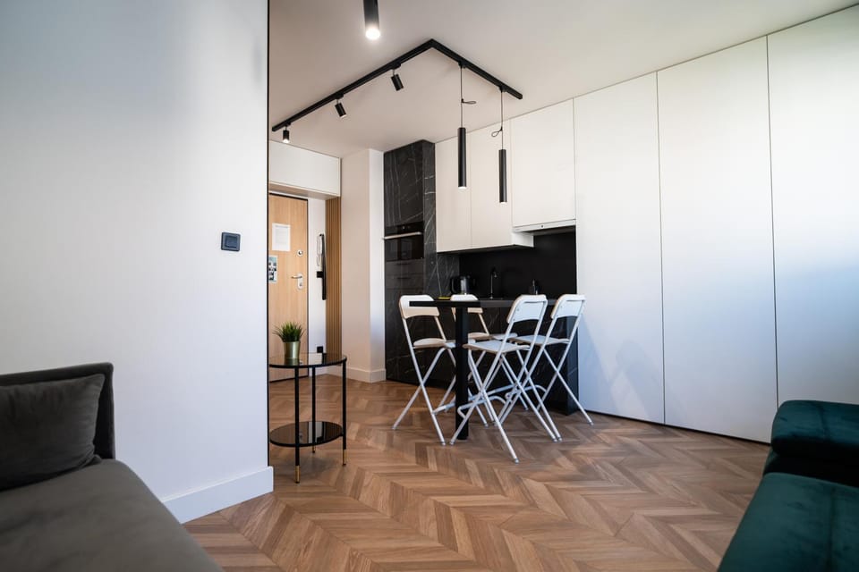 Kitchen or kitchenette, Seating area