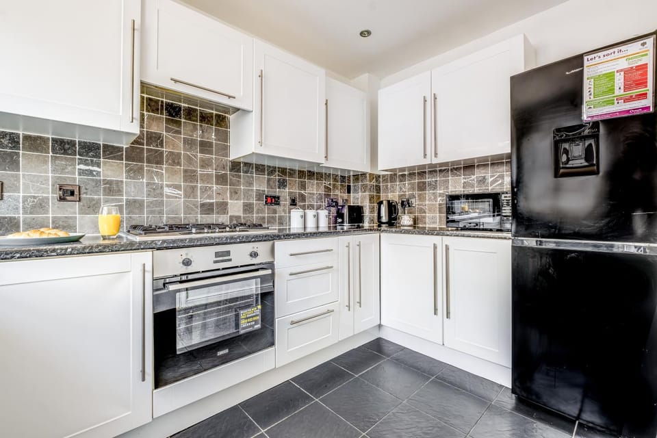 Coffee/tea facilities, Kitchen or kitchenette, minibar, pet friendly, stove, toaster