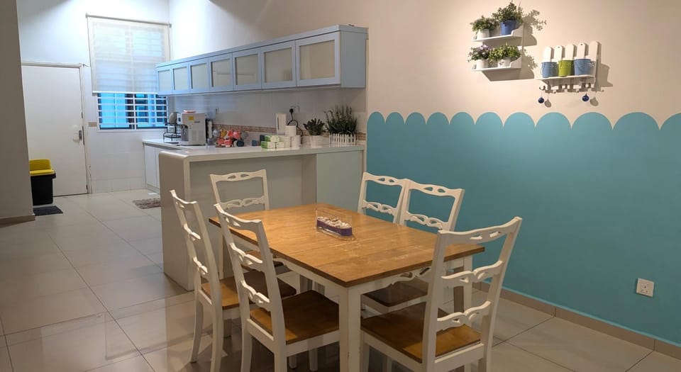 Malacca City Centre 7BR Private House for 16 Pax House in Malacca