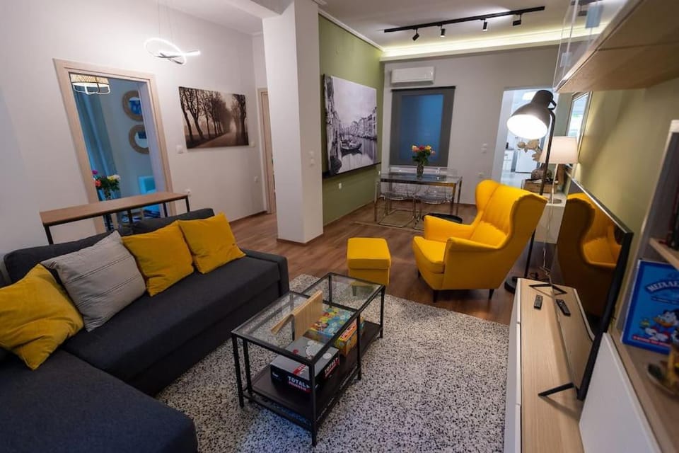 Downtown luxury apartment with backyard Apartment in Volos