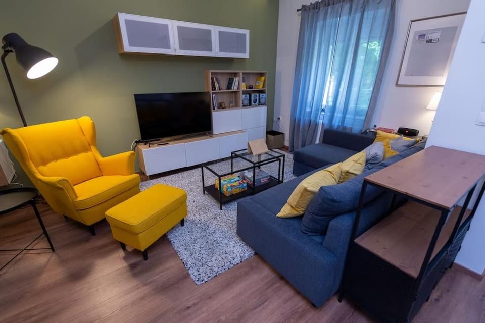 Downtown luxury apartment with backyard Apartment in Volos