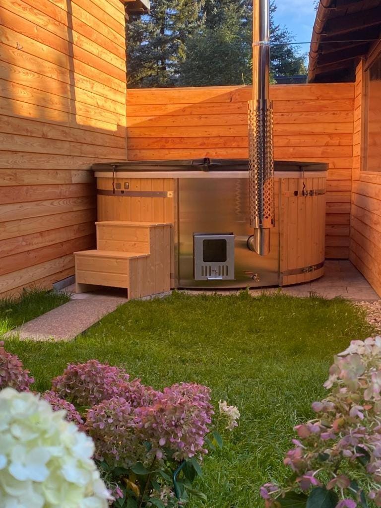 Hot Tub, Swimming pool