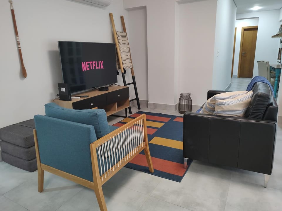 Communal lounge/ TV room, TV and multimedia, Living room, Seating area, Evening entertainment