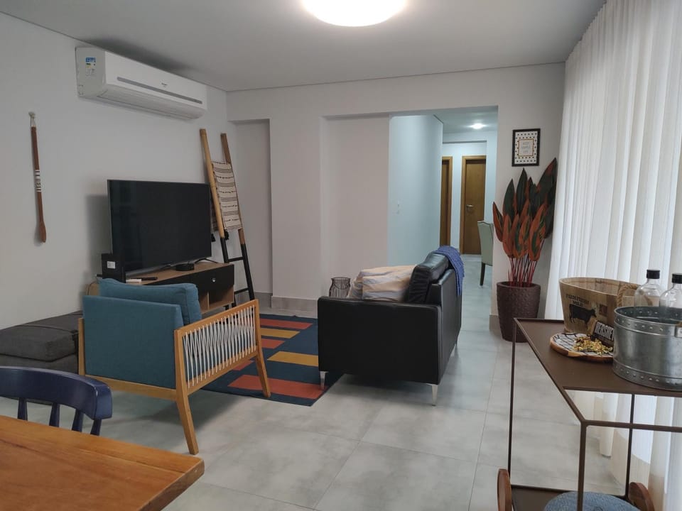 Communal lounge/ TV room, TV and multimedia, Living room, Seating area, Evening entertainment, air conditioner