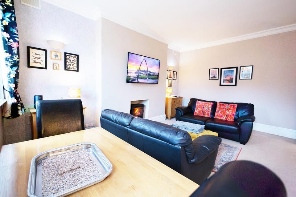 TV and multimedia, Living room, Photo of the whole room, Seating area