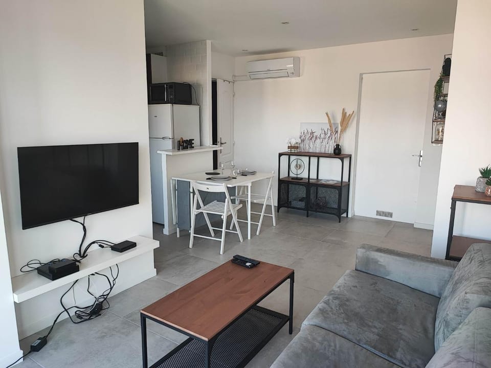 T2 vue mer Apartment in Sanary-sur-Mer