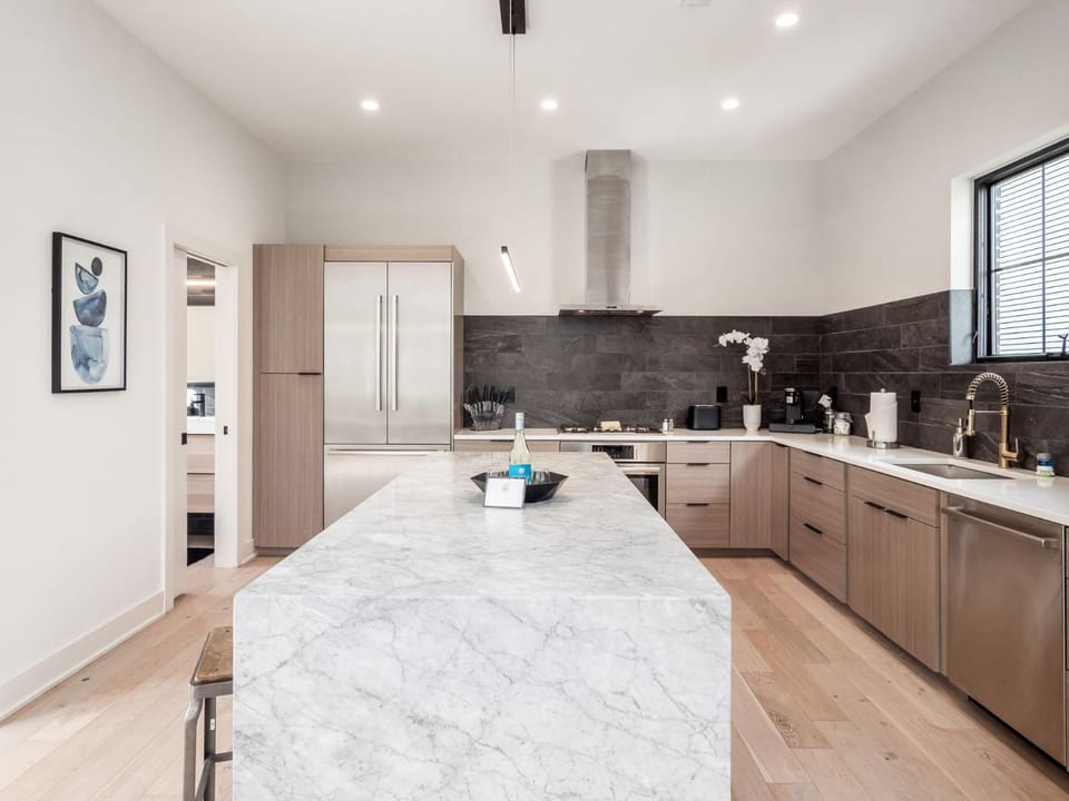 Kitchen or kitchenette, dishwasher