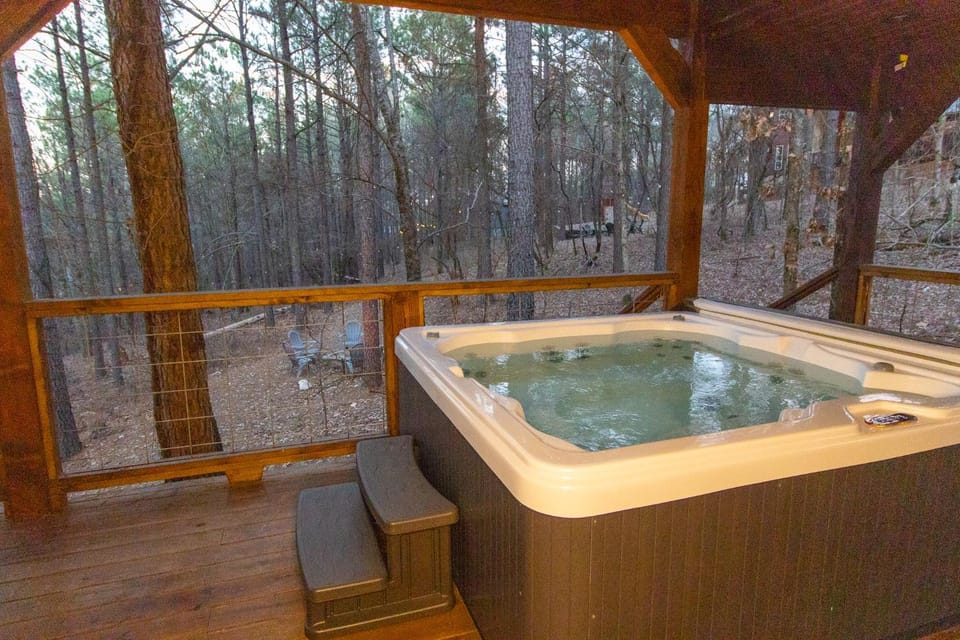 Meant To Bee! New 2 Bedroom, 2 Bath, Sleeps 8! Ping Pong & Shuffle Board! House in Oklahoma