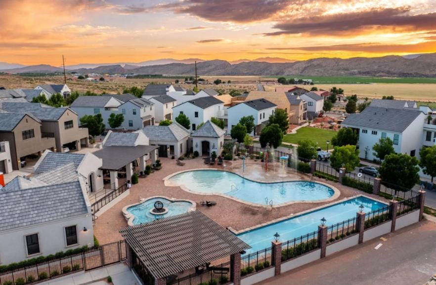 Elim Valley Resort 4288 Brand New Home!! Private Pool, Hot Tub, & Game room House in Hurricane