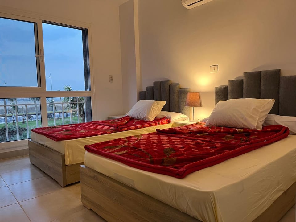Bed, Photo of the whole room, Bedroom, internet, towels, wardrobe, air conditioner