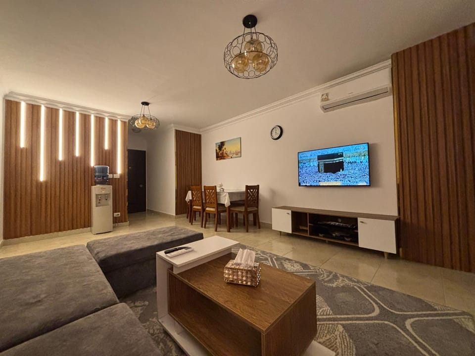 TV and multimedia, Living room, Photo of the whole room, Seating area, air conditioner