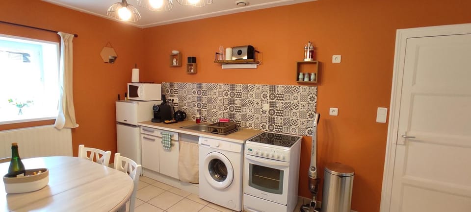Dining area, stove, washing machine, kitchen