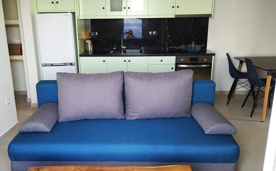 Kitchen or kitchenette, Seating area