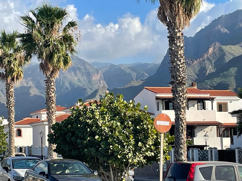 Off site, Mountain view