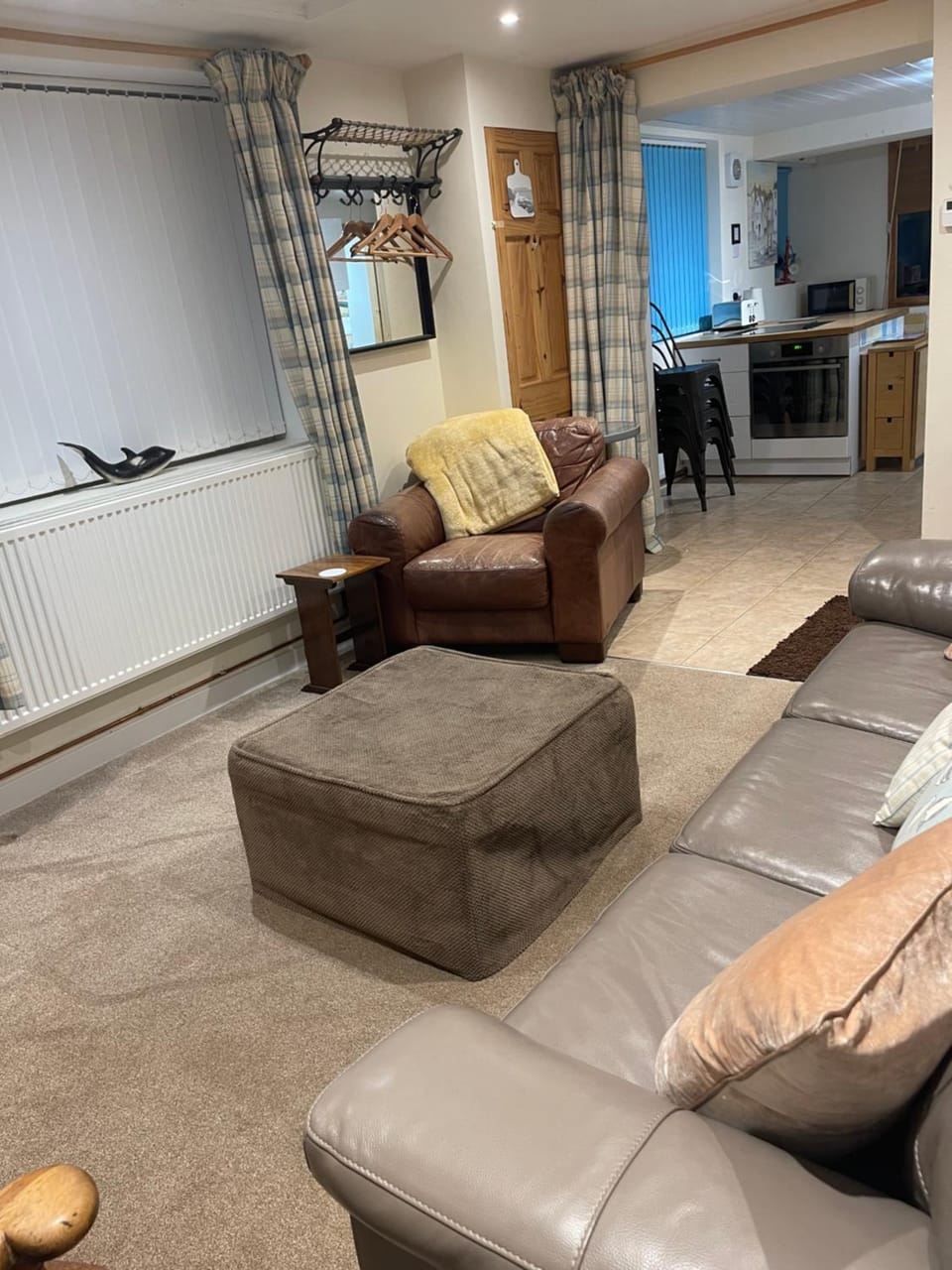 Living room, Photo of the whole room