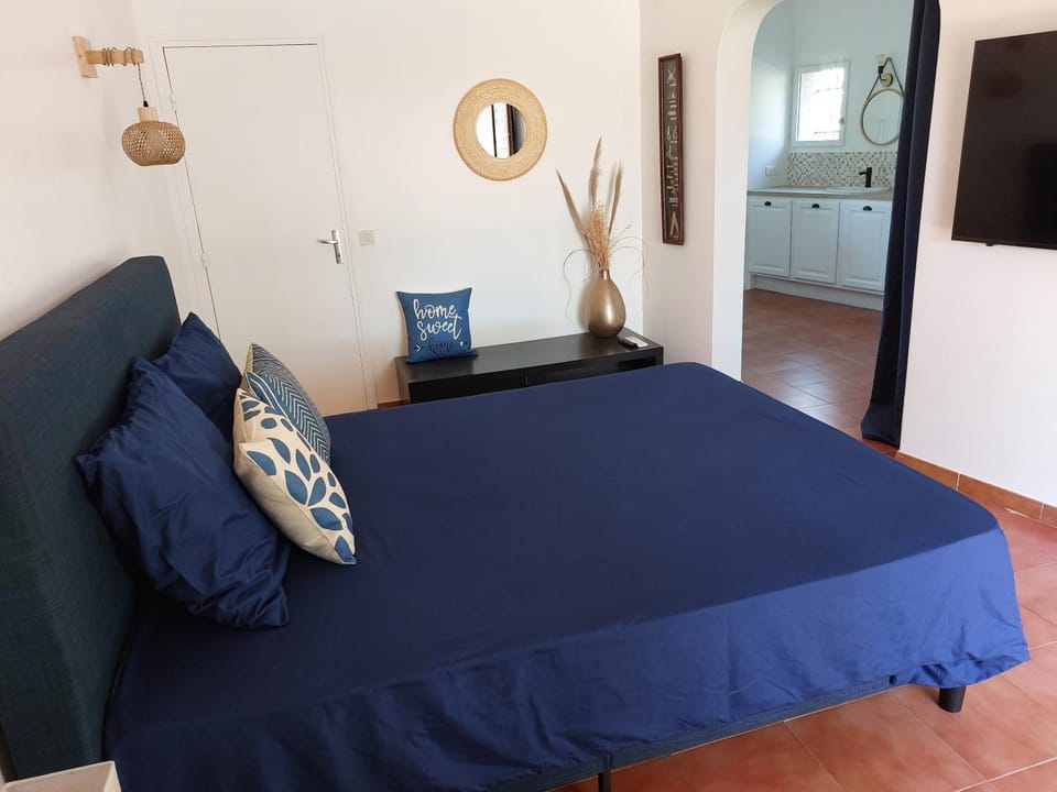 LA MARINE Piscine chauffée villa avec piscine 5 mn à pied de la mer Villa in Corsica