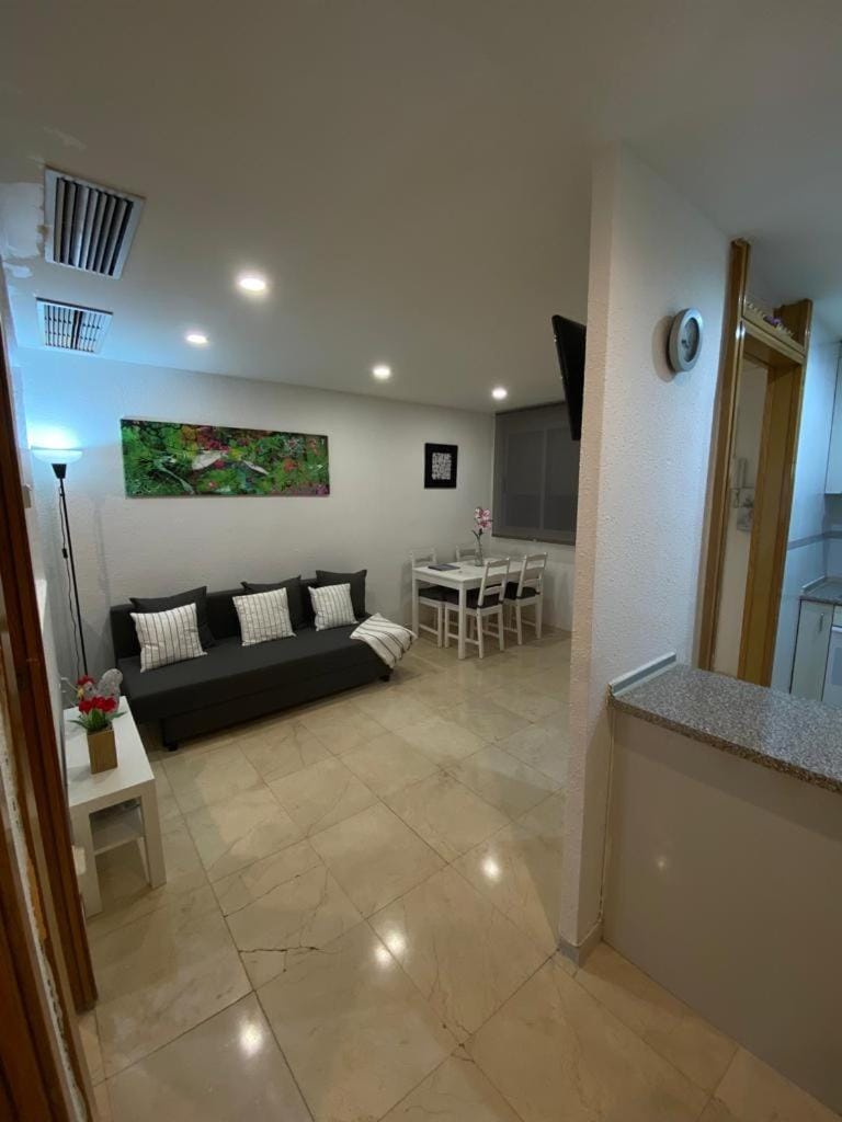 TV and multimedia, air conditioner