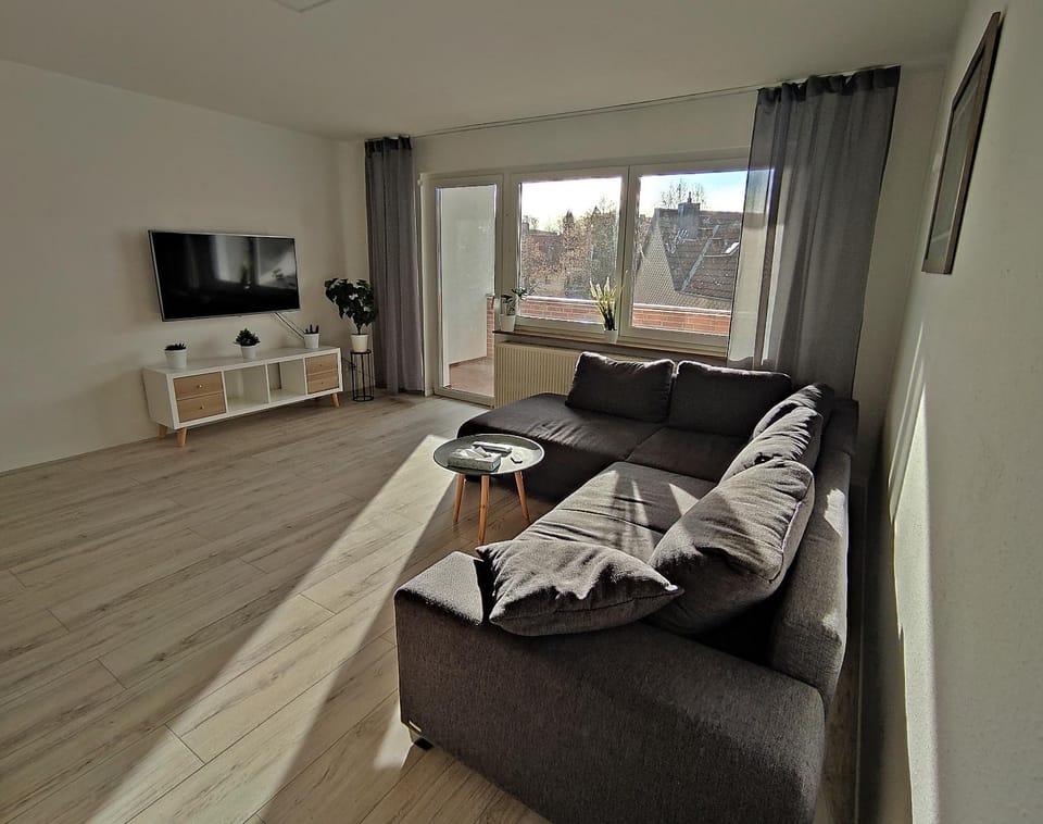 Communal lounge/ TV room, TV and multimedia, Living room, Seating area