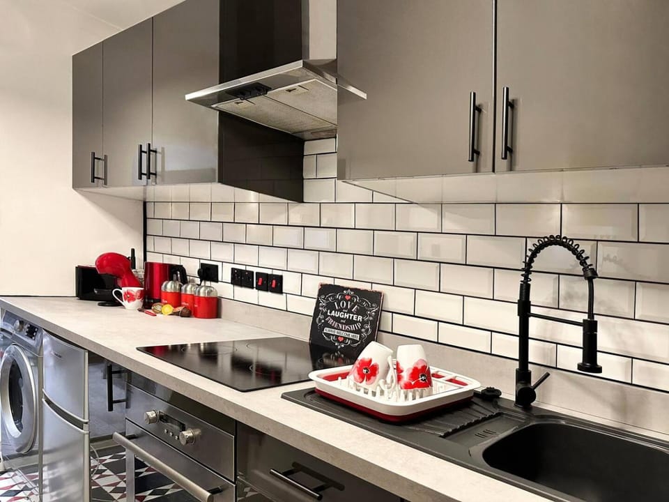 Boutique Backyard Bungalow - Brimsdown House in Enfield