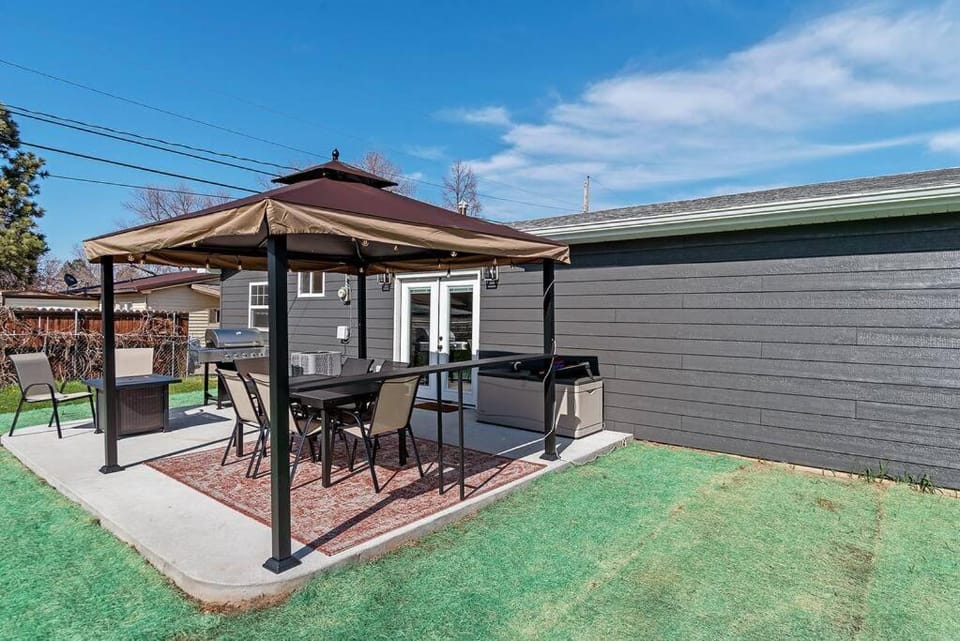 Patio, Day, BBQ facilities