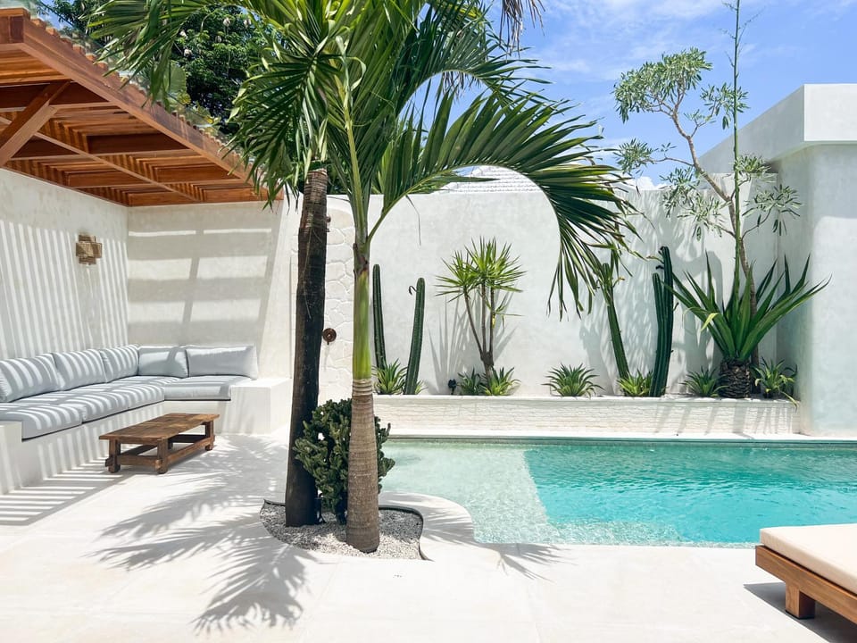 Garden, Seating area, Swimming pool