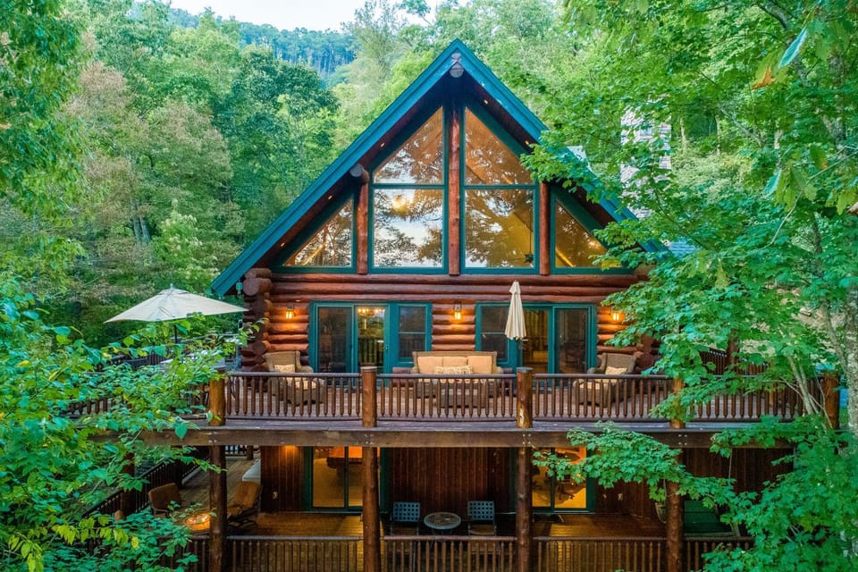 Cozy Log Cabin in the Clouds Cabin in Sylva