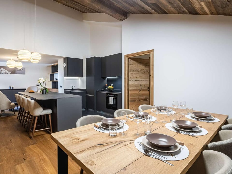 Joli duplex 8 pers, skis aux pieds, parking couvert, Courchevel Village - FR-1-631-108 Apartment in Saint-Bon-Tarentaise