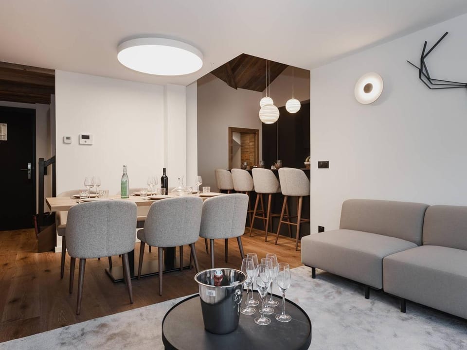 Appartement Duplex 94m² Courchevel Village - Pour 6 personnes - Pieds des pistes avec Parking et Wifi - FR-1-631-111 Apartment in Saint-Bon-Tarentaise