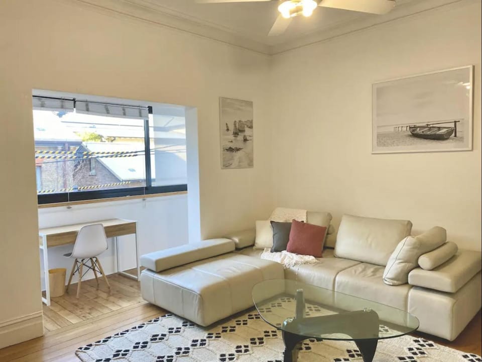 Sunny 2BR Surry Hills Apartment Apartment in Surry Hills
