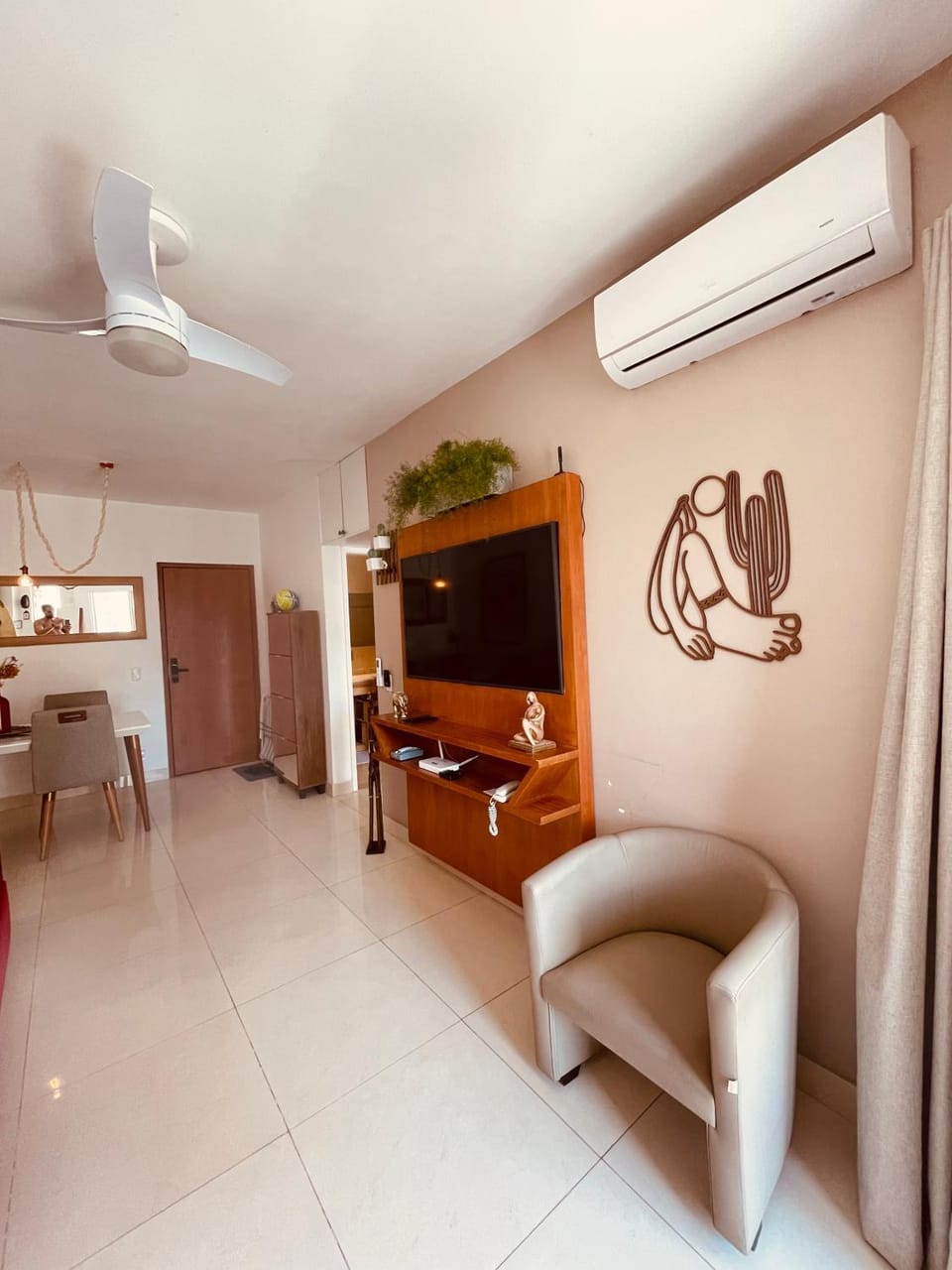 Living room, Seating area, air conditioner