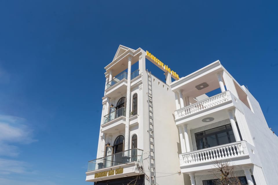 Property building, Day