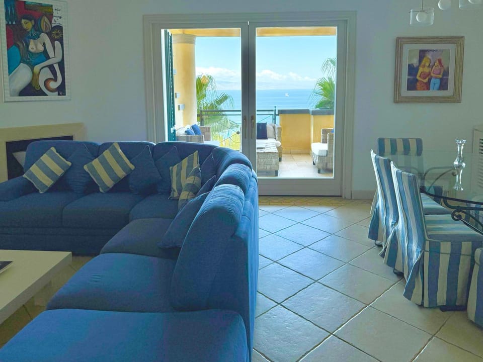 Living room, Seating area, Dining area, Sea view