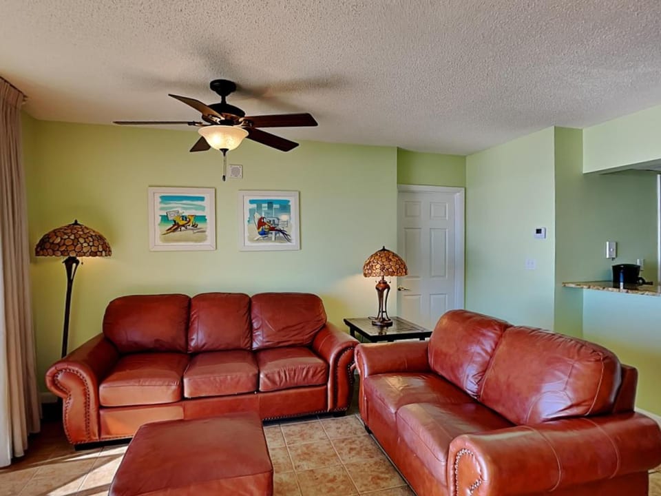 Living room, Seating area, furniture