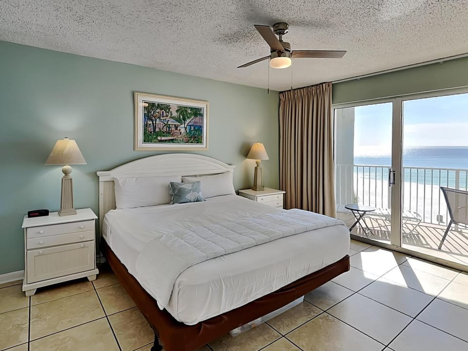Bed, View (from property/room), Balcony/Terrace, Bedroom, Sea view