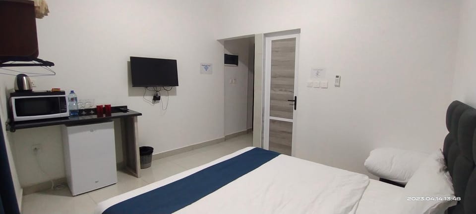 Bed, TV and multimedia, Kitchen or kitchenette, Photo of the whole room, Bedroom, minibar, oven