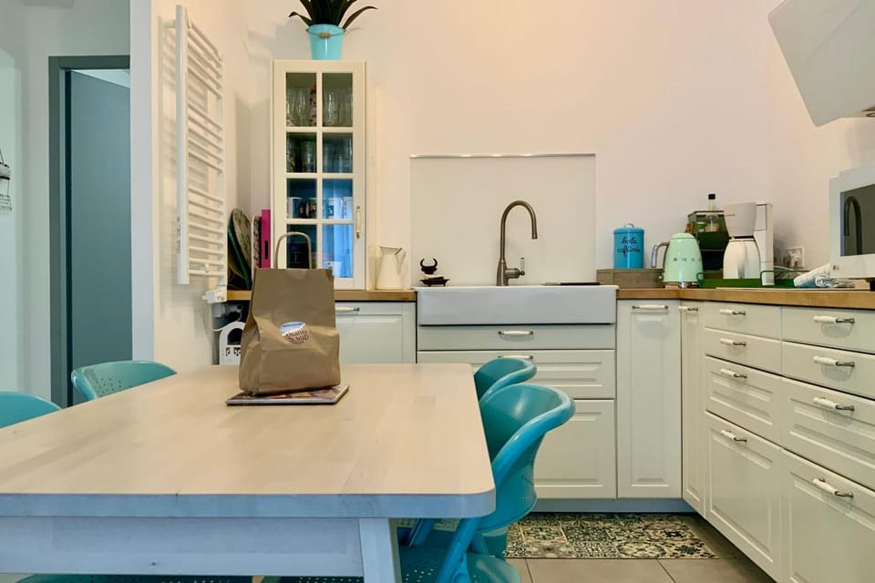 Kitchen or kitchenette, Dining area, stove