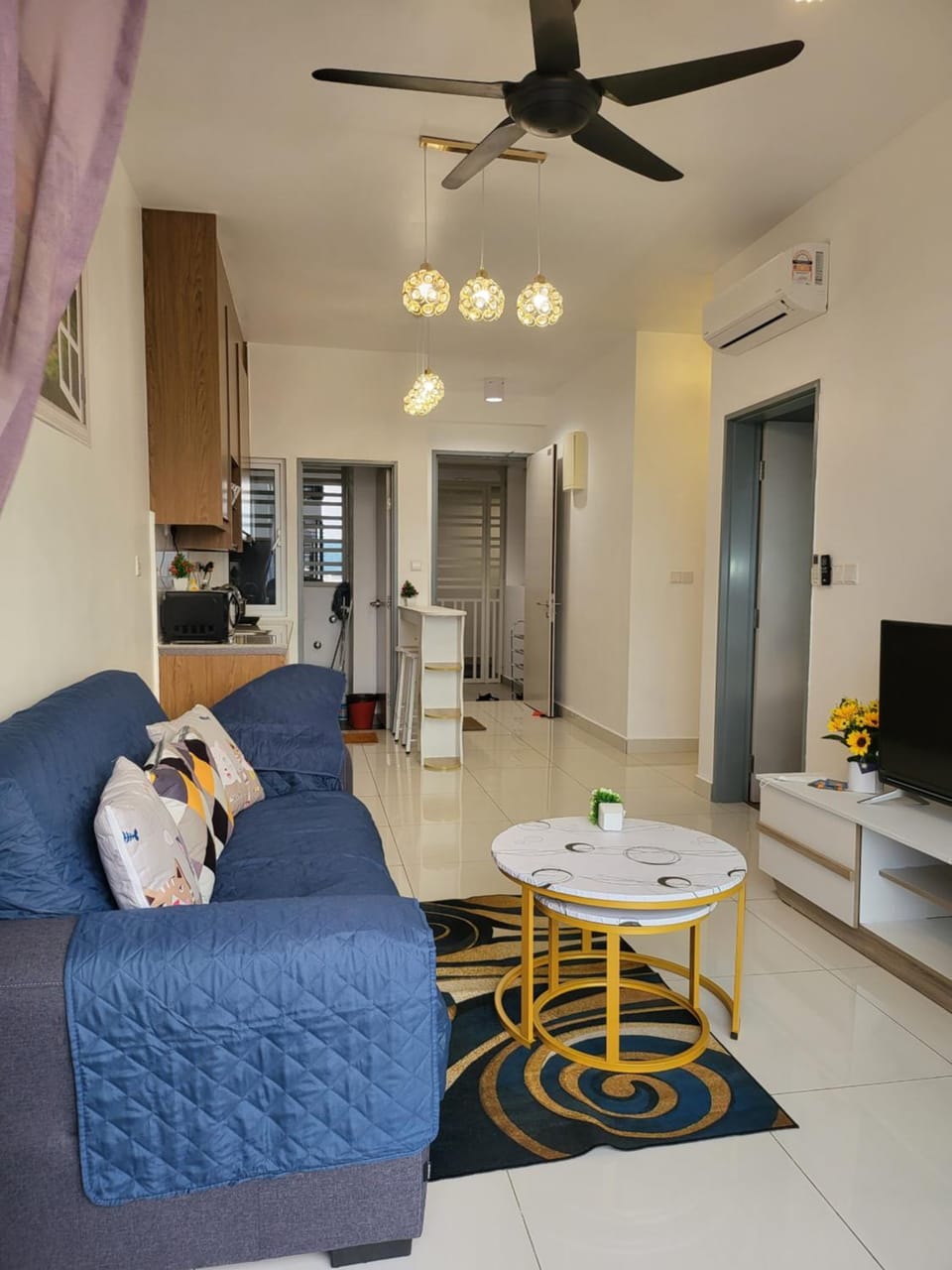 TV and multimedia, Kitchen or kitchenette, Living room, Photo of the whole room, Seating area, Dining area, Bedroom, fireplace, minibar, oven, air conditioner