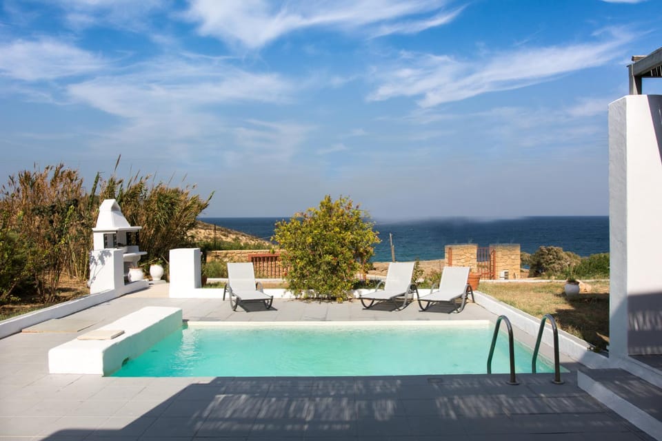 Sea view, Swimming pool, sunbed