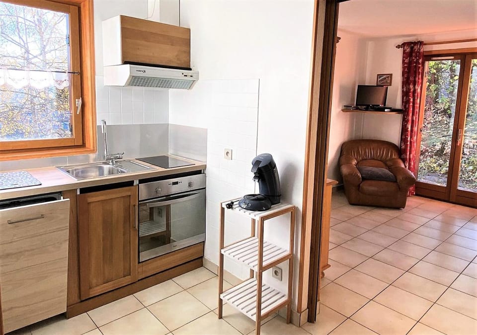 Chalet Les Airelles - APPARTEMENT DANS CHALET AVEC GARAGE MAE-9054 Apartment in Villarembert