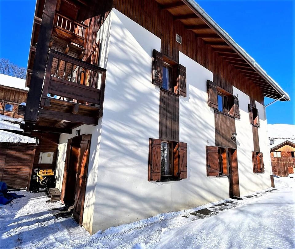 Chalet Les Airelles - APPARTEMENT DANS CHALET AVEC GARAGE MAE-9054 Apartment in Villarembert