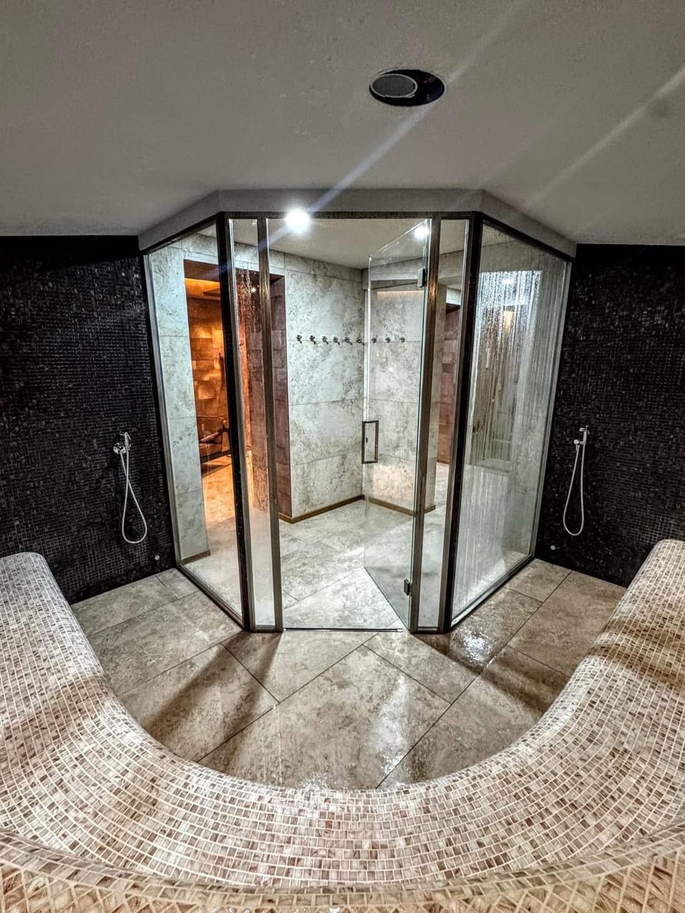 Hot Tub, Spa and wellness centre/facilities