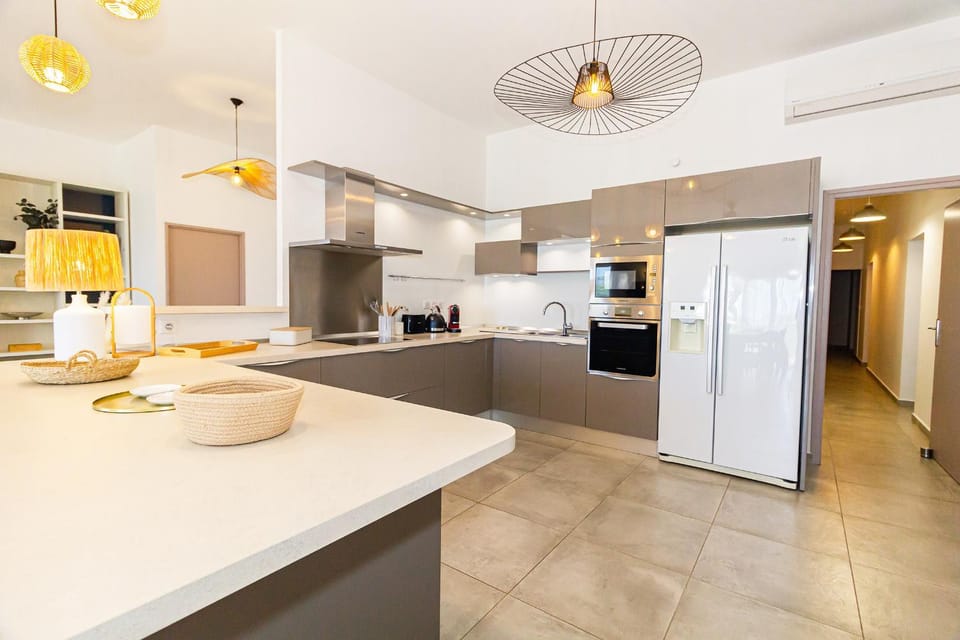 Kitchen or kitchenette, oven, stove