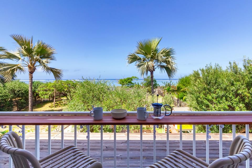 Natural landscape, View (from property/room), Balcony/Terrace, Garden view, Sea view