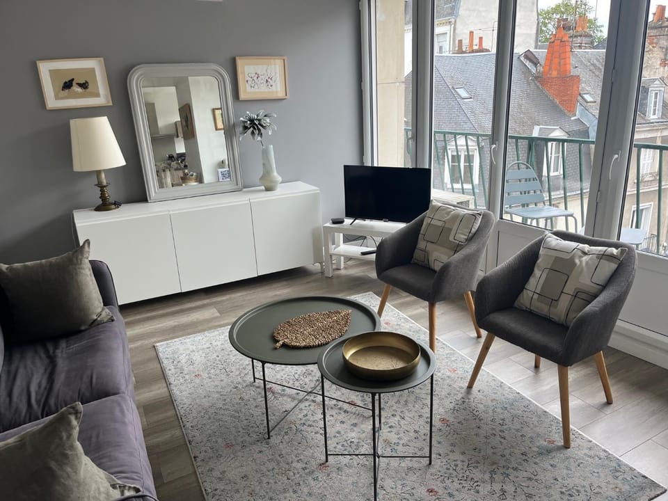 TV and multimedia, Seating area