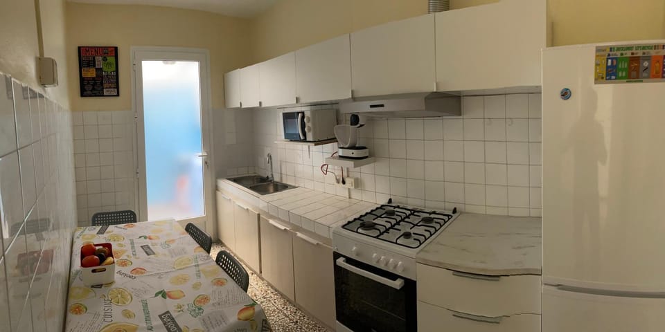 Coffee/tea facilities, Kitchen or kitchenette, minibar, pet friendly, stove, toaster