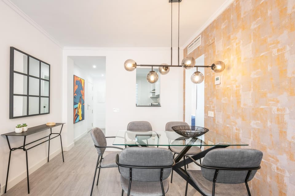 Princesas Flat, Luxury Apartament near beach&metro Free Parking Apartment in Malaga