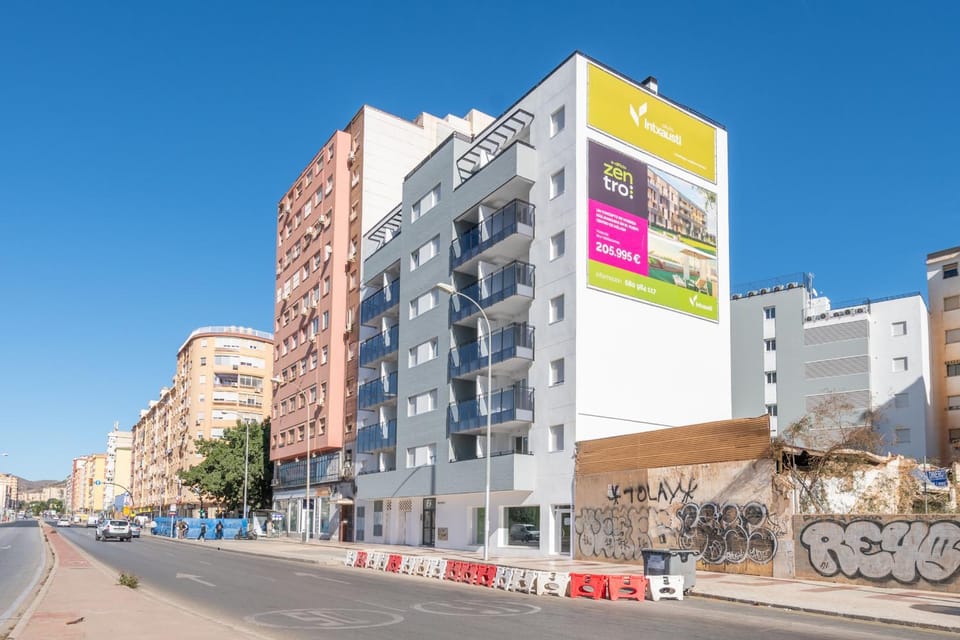 Princesas Flat, Luxury Apartament near beach&metro Free Parking Apartment in Malaga