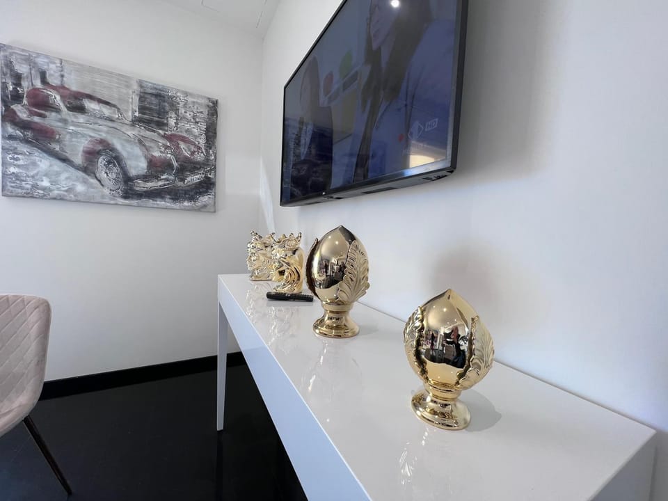TV and multimedia, Decorative detail